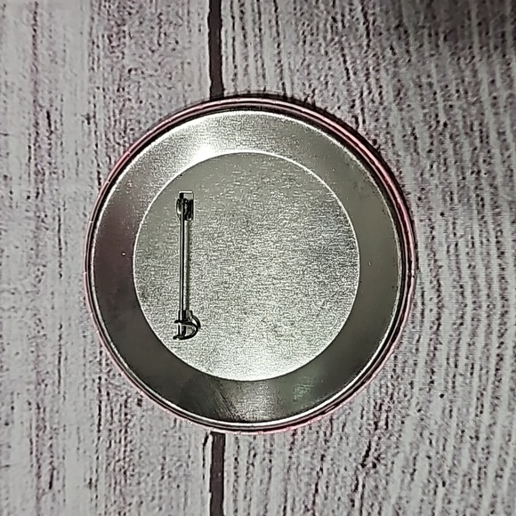 Vintage Disney buttons/pins - Picture 5 of 7